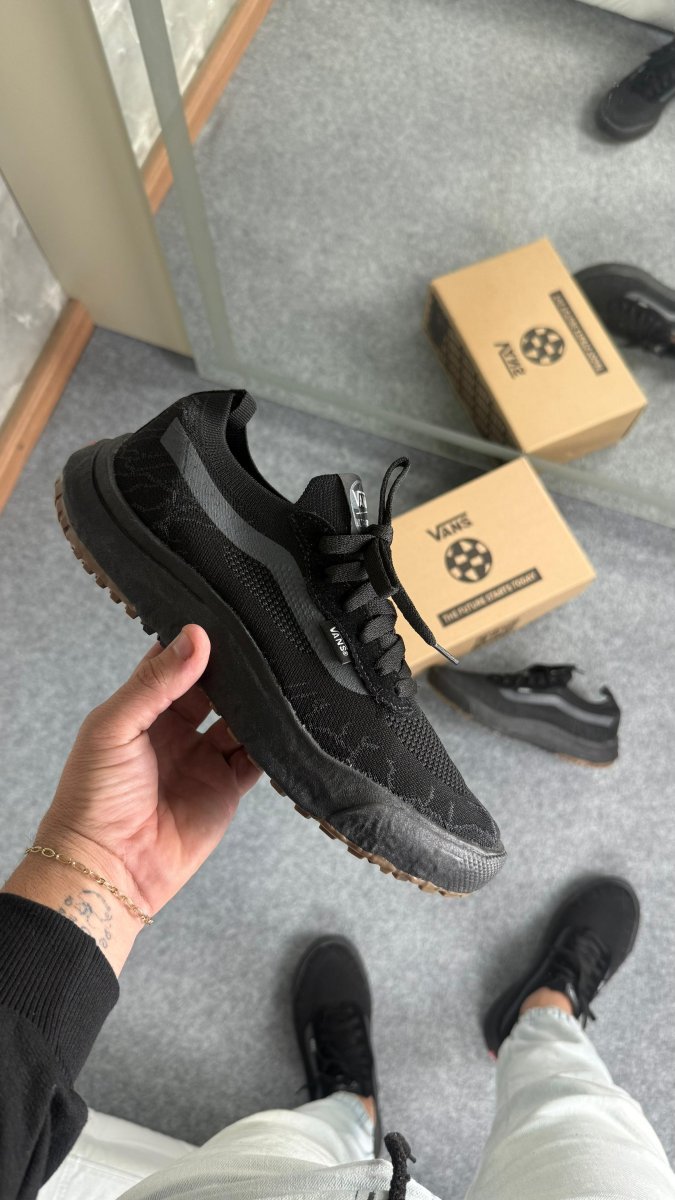 Tênis Vans Ultrarange VR3 - Preto/Preto RDS