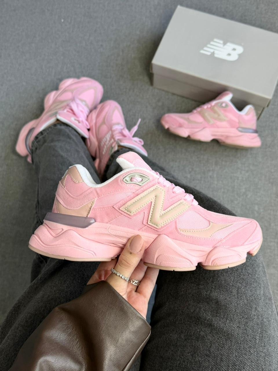 Tênis New Balance 9060 - Rosa/Bege RDS