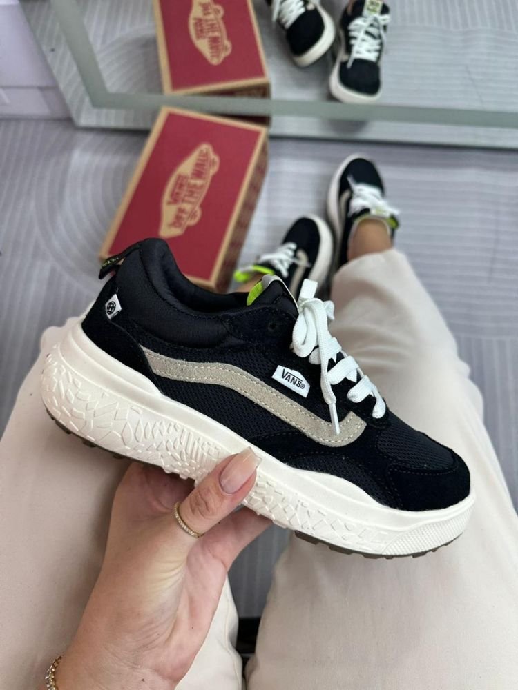 Tênis Ultrarange Neo - Preto/Branco RDS
