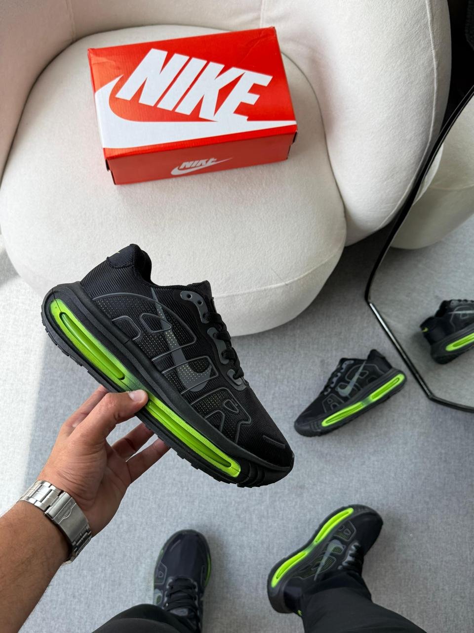 Tênis Nike Vomero 18 - Preto/Verde/Cinza RDS