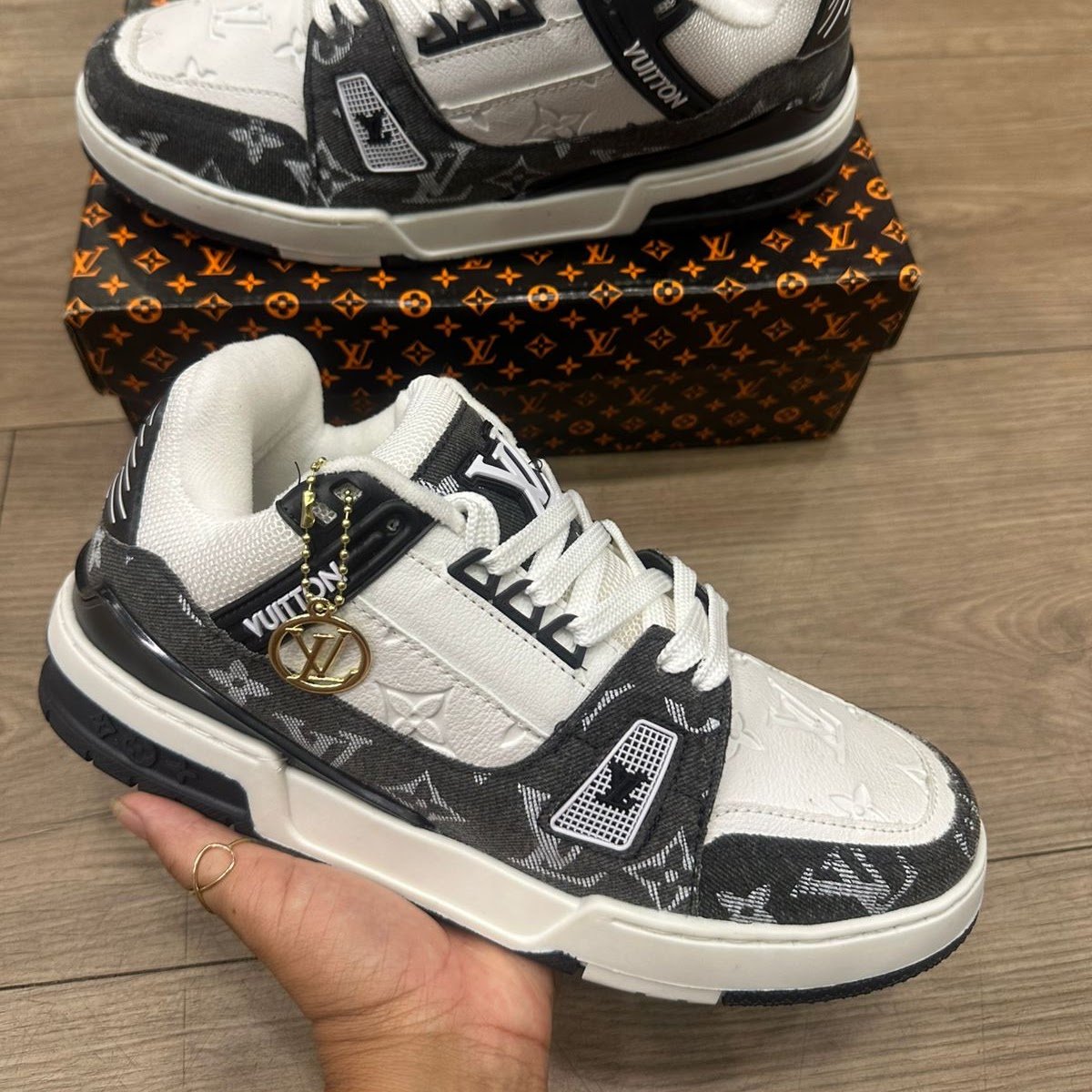 Tênis Louis Vuitton - Branco/Verde MSH