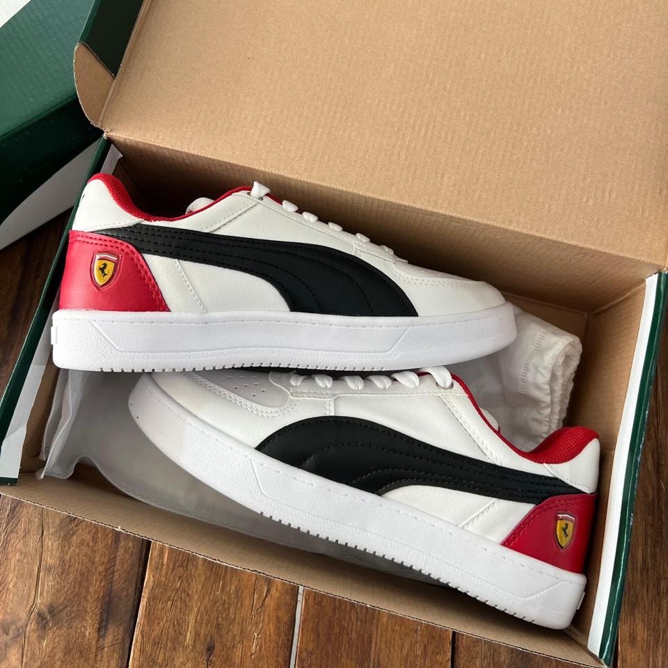 Tênis Puma Ferrari Caven - Branco/Preto/Vermelho TCS