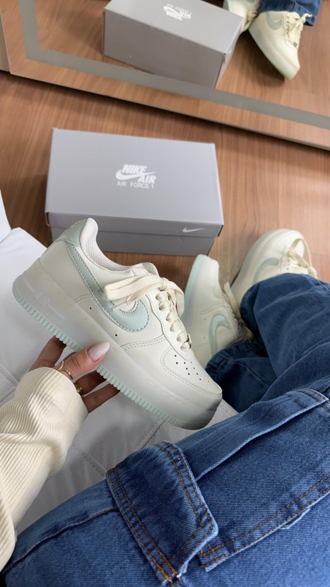 Nike Air Force Linha Luxo Creme - Verde Metalizado RDS