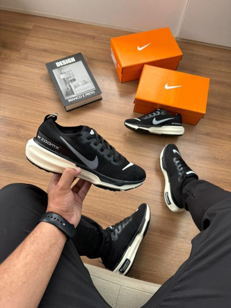 Nike ZoomX Invincible - Preto/Branco RDS