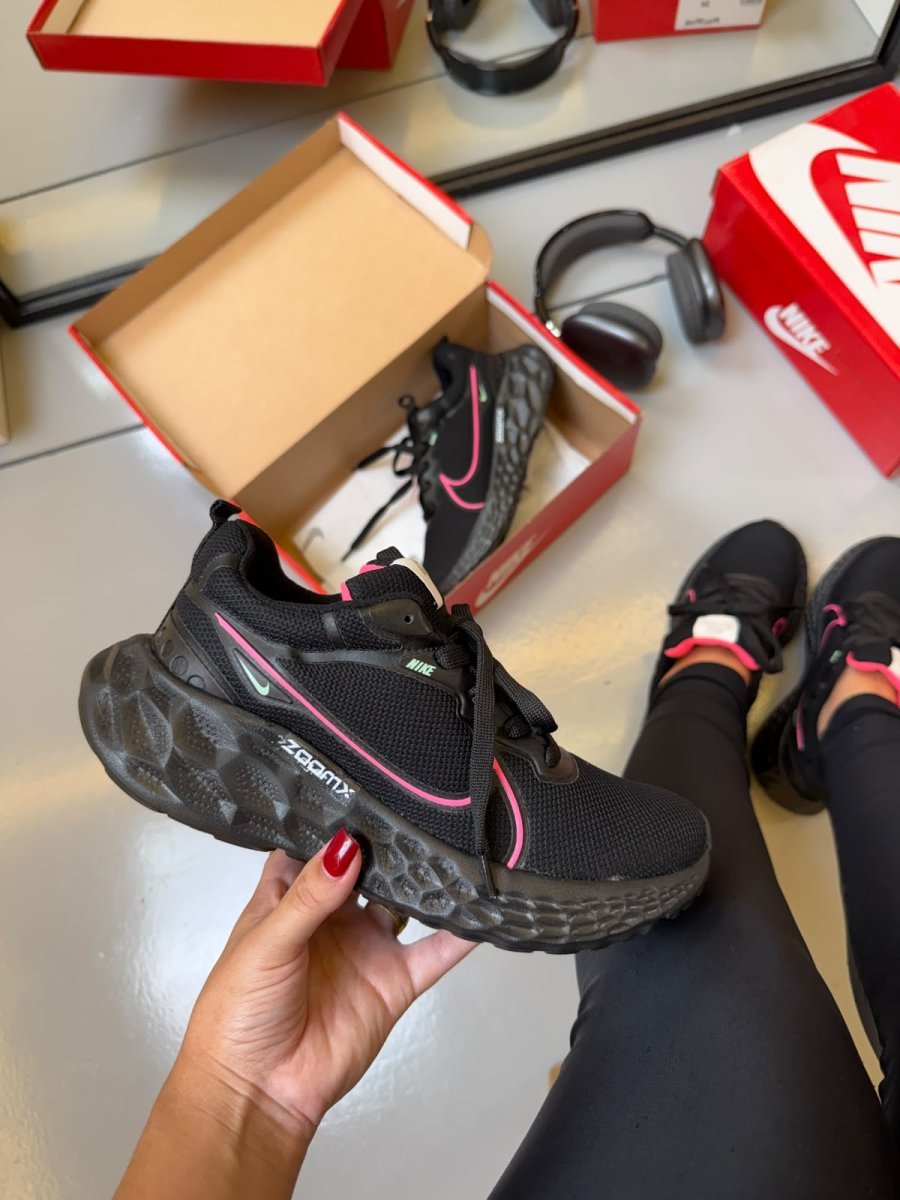 Nike Zoom FK - Preto/Pink RDS