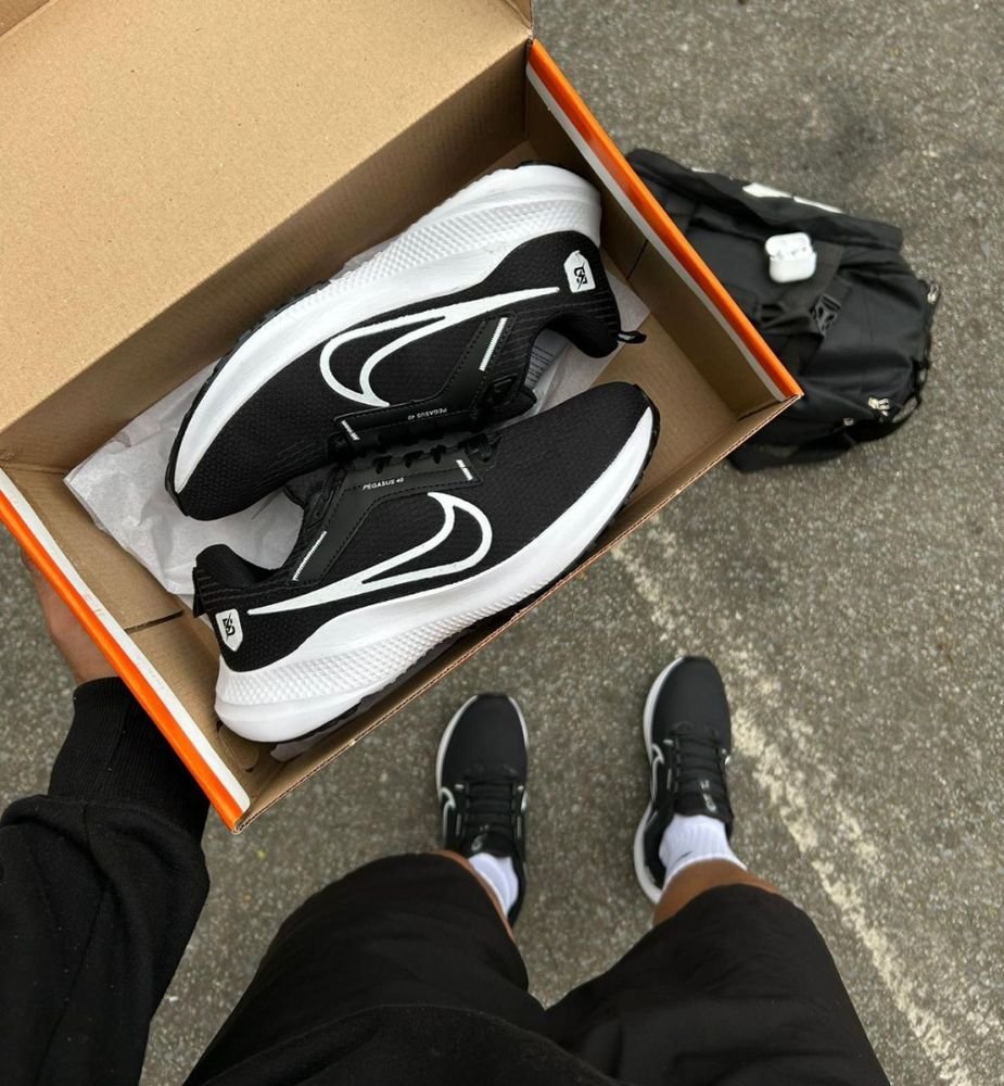 Nike Pegasus 40 - Preto/Branco RDS
